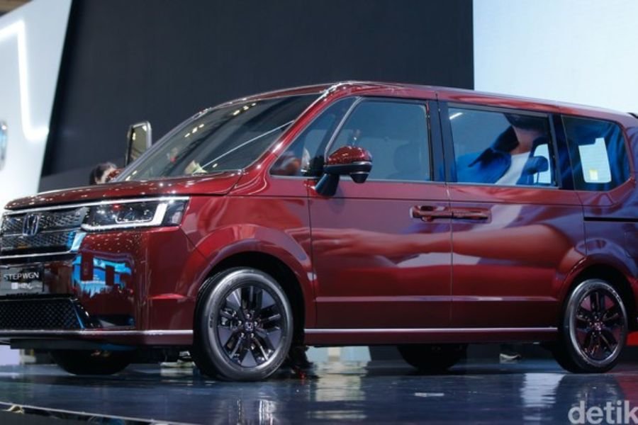 Skema Cicilan Honda Step WGN Hybrid 2025: Simulasi Kredit Mulai Rp 11 Jutaan per Bulan