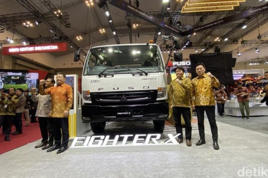 Mitsubishi Fuso di GIIAS 2025: Fighter X Terbaru, eCanter Listrik, dan EV Mobile Charging