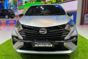 Daihatsu Sigra Terjual 425 Ribu Unit: Mobil LCGC 7-Seater Favorit Keluarga Indonesia