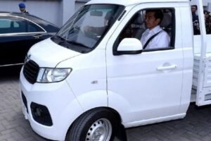 Perbandingan Harga Mobil Esemka Baru dan Bekas: Penurunan Hingga 64%