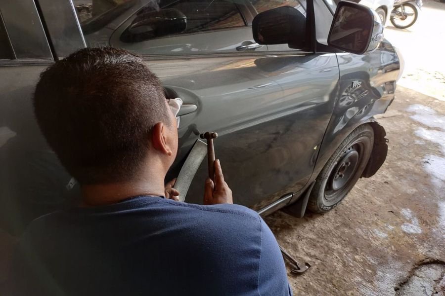 Risiko Melakukan Ketok Magic Sendiri di Rumah, Bisa Bikin Mobil Makin Rusak