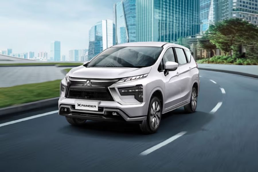 Gambar Eksterior Mitsubishi Xpander 2025: Desain Futuristik dengan Detail Elegan