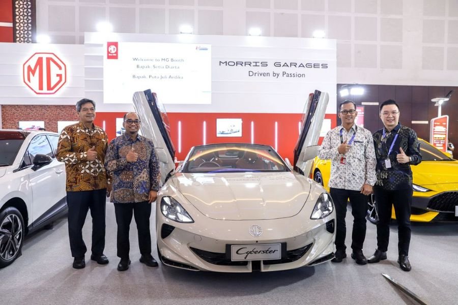 MG Cyberster Warna Baru Debut di Surabaya, Tampil Elegan dengan Modern Beige & Red Top