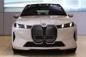 BMW iX xDrive45 Resmi Meluncur di Indonesia: Performa Lebih Kencang, Jarak Tempuh hingga 602 KM