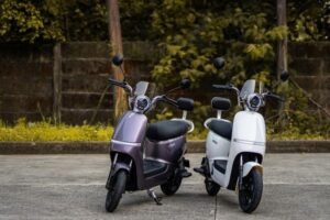 Tanpa Subsidi, Penjualan Motor Listrik Merosot Tajam, Sepeda Listrik Jadi Alternatif Favorit 2025
