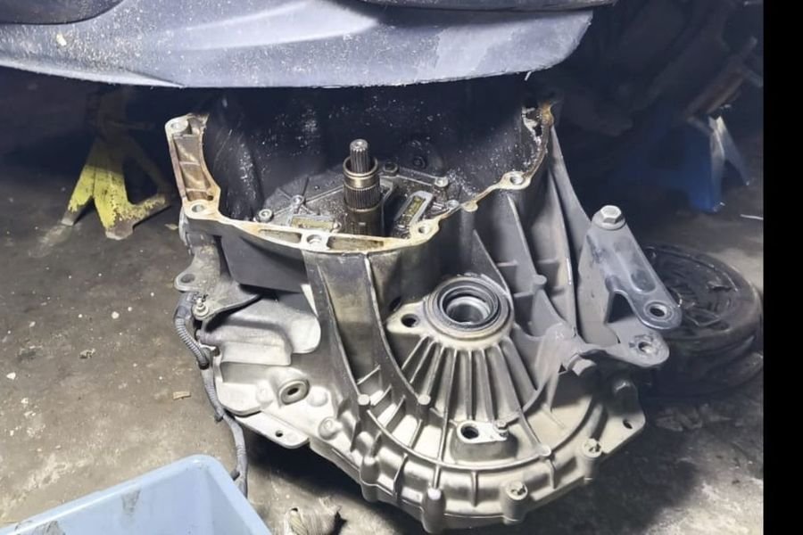 Jangan Sepelekan! Telat Ganti Oli Transmisi Mobil Matik Bisa Bikin Jebol Kantong