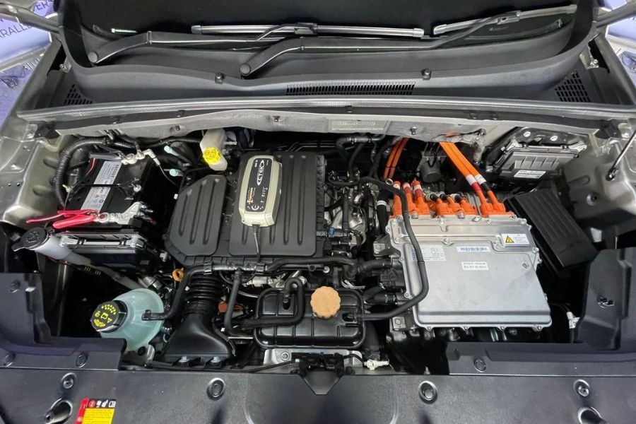 Waspada! Saringan Baterai Kotor Bisa Bikin Mobil Hybrid Overheat