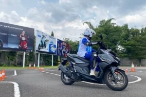 Posisi Duduk Aman Saat Berkendara Motor: Tips Nyaman dan Selamat di Jalan