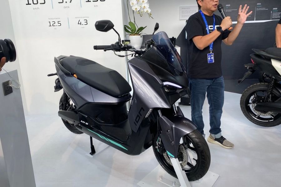 Motor Listrik TVS M1-S Siap Meluncur di Indonesia, Tenaga 17 TK & Torsi Ganas 254 Nm!