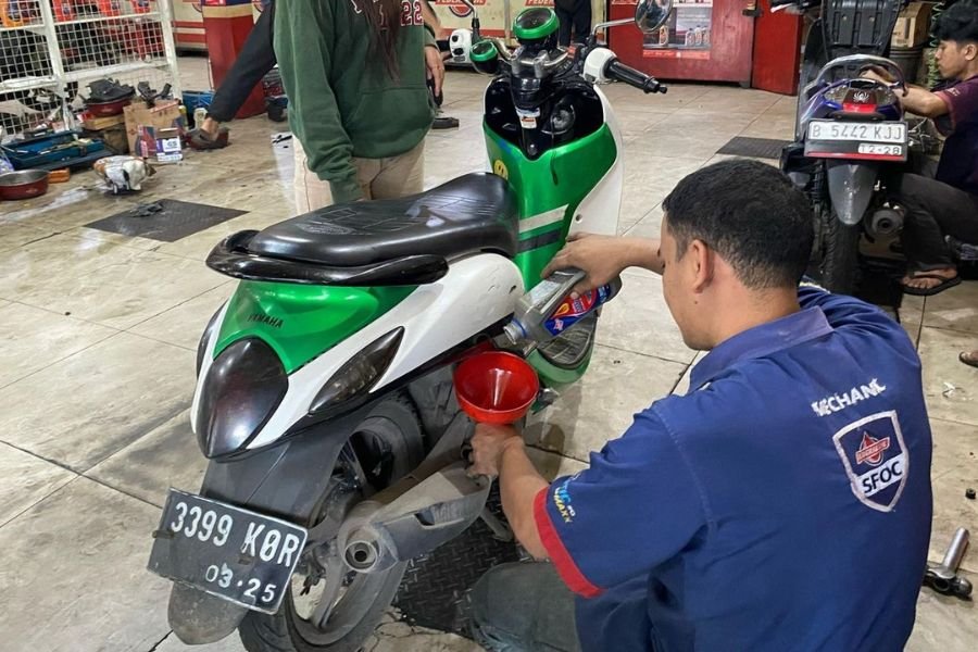 Update Harga Oli Mesin Skutik Agustus 2025: Castrol & Shell Naik, Federal Oil & Evalube Stabil