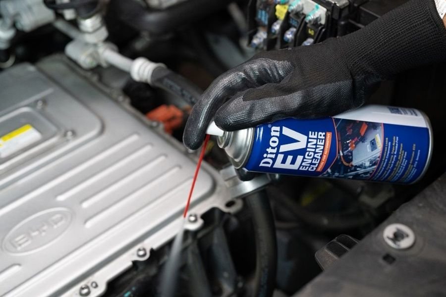 Diton Rilis EV Engine Cleaner Pertama di Indonesia, Aman untuk Mesin Kendaraan Listrik!