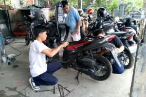 Ini Aadalah Rahasia Cat Motor Awet & Mengkilap: Tips dari Anggoro Hutomo, Pemilik Bengkel Body & Cat Legendaris Sejak 2004!!!