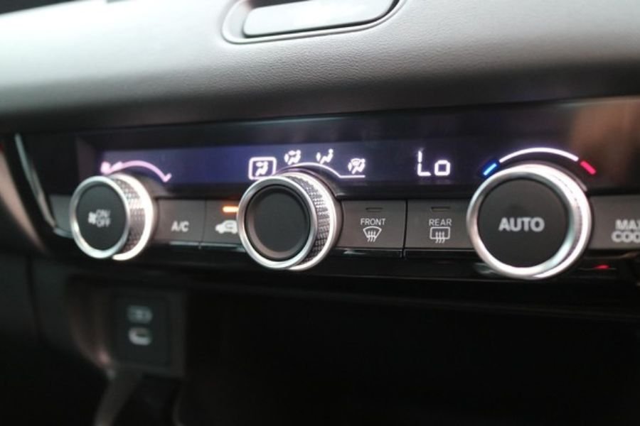 Jangan Kaget Masih Banyak Tombol Fisik di Honda HR-V Hybrid, Ini Alasannya