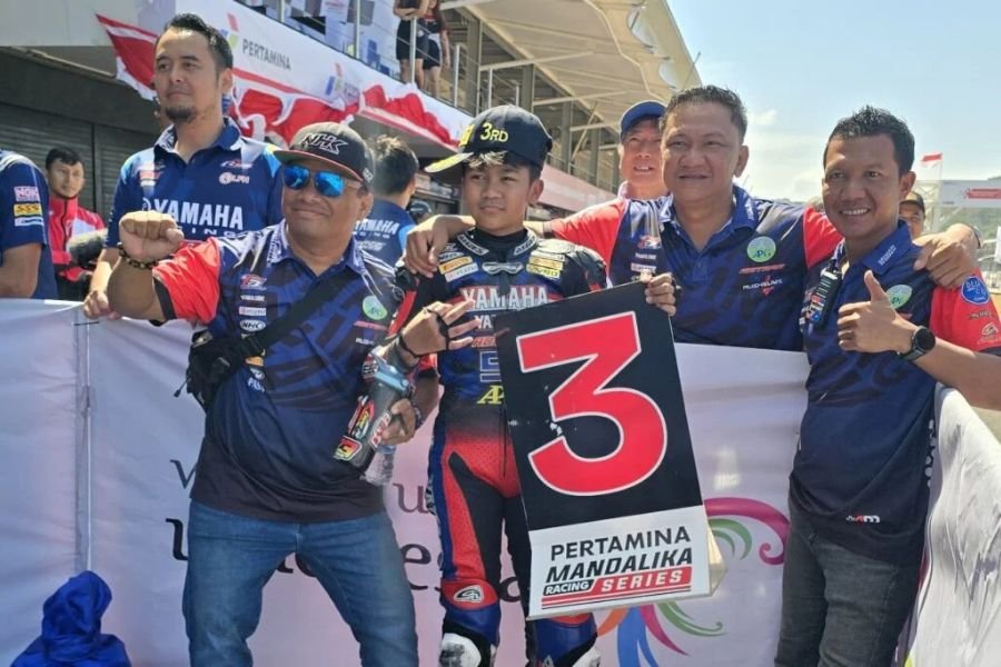 Desain Sabian Fathul Ilmi Tampil Gemilang, Amankan Podium Ketiga di Superpole Race Junior Sport 150 MRS 2025 Seri 3tanpa judul (28)