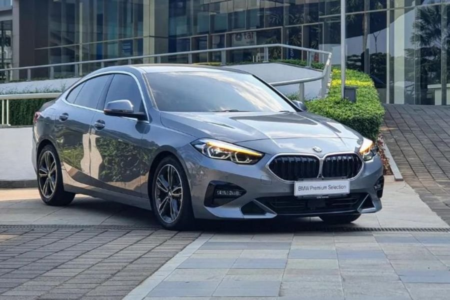 Spesifikasi BMW 3 Series Sedan di Indonesia: Pilihan Mesin, Dimensi, dan Konsumsi BBM