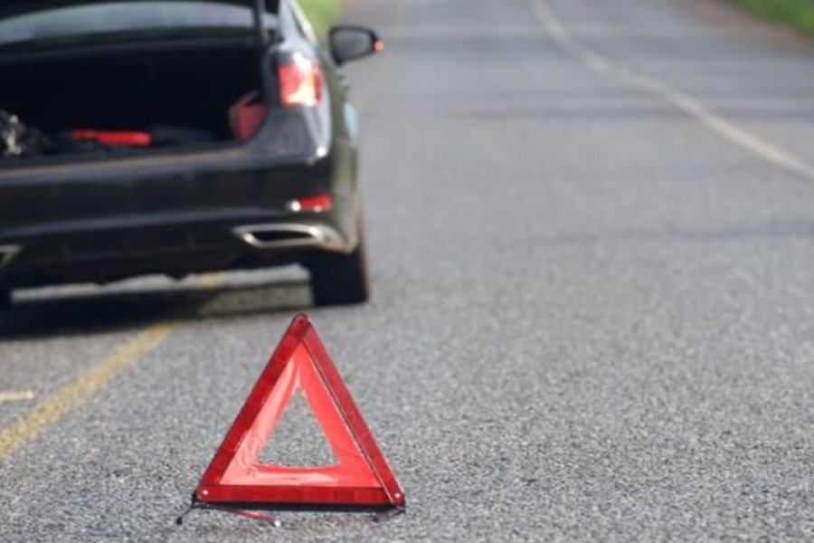 Ciri-ciri Aki Mobil Lemah yang Wajib Diketahui Sebelum Mogok di Jalan
