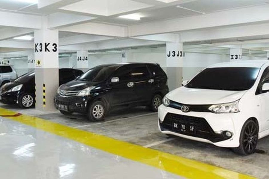 Bahaya Menyalakan AC Mobil Saat Parkir di Basement, Jangan Sepelekan Risiko Ini!