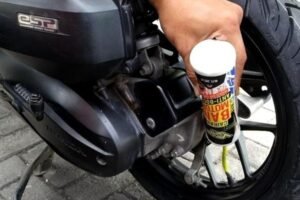 Jangan Salah, Begini Cara Tepat Gunakan Cairan Ban Tubeless