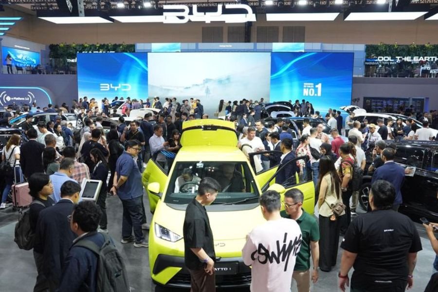 Harga Mobil Listrik Bekas Anjlok di 2025! Ini Penyebab dan Dampaknya bagi Pasar Otomotif Indonesia