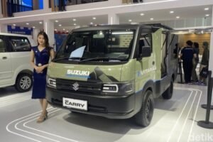 Suzuki Carry Jadi Stasiun Pengisian Daya Mobil Listrik, Tampil di GIIAS 2025