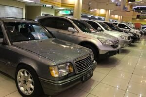 Penurunan Harga Mobil Listrik Guncang Pasar Mobil Bekas Konvensional