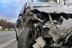 Blind Van Tergencet Truk di Penjaringan: Pentingnya Cek Rem Sebelum Berkendara