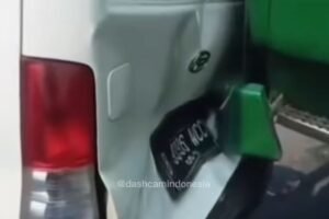 Truk Rem Blong Tabrak Blind Van di Penjaringan: Waspada dan Pentingnya Jaga Jarak Aman