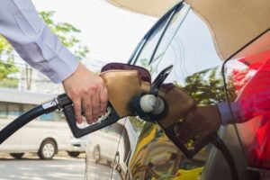 Bahaya Isi Bensin Saat Tangki Mobil Kosong: Ini Alasan Harus Dihindari