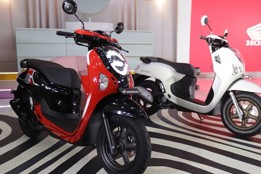 Review Engine Honda Scoopy 2025: Gaya Jadul Bertemu Teknologi Modern eSP yang Irit Bensin