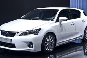 Era 2010-an: Lexus Bangkit Lewat CT 200h dan Strategi Hybrid Global