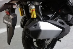 Keunggulan Suspensi Showa di Honda ADV160 2025 yang Siap Hadapi Jalan Rusak