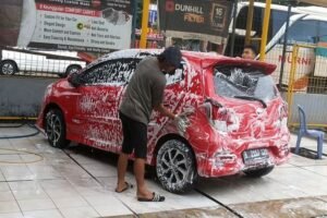 Petunjuk Membersihkan Gas Air Mata dari Mobil Secara Aman: Tips Ahli agar Cat dan Kaca Tetap Terlindungi