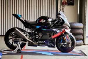 Kredit BMW M 1000 RR 2025: DP Mulai Rp 545 Juta, Cicilan Rp 51 Juta per Bulan