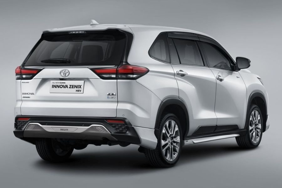 Toyota Innova Zenix 2025 Dapat Sentuhan Baru: Harga dan Fitur Lengkap per September