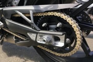 Cara Merawat Rantai Motor Saat Musim Hujan Agar Tidak Cepat Aus