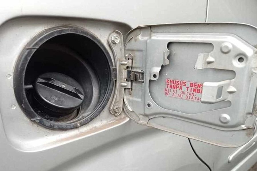 Perlukah Tangki Bensin Mobil Dikuras? Ini Manfaat Pentingnya bagi Mesin