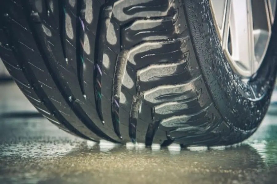 Kecepatan Aquaplaning Mobil, Bisa Terjadi Mulai 60 Km/Jam