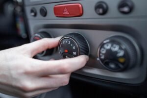 Hembusan AC Mobil Bekas Lemah? Ternyata Ini Penyebab Utamanya