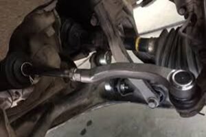 Mobil Bunyi Saat Belok Pelan, Ini Tanda Outer Tie Rod Mulai Rusak