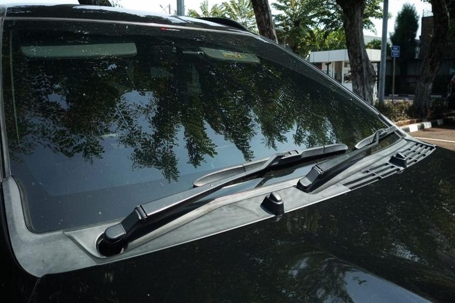 Pemilik Mobil Wajib Tahu, Alasan Kaca Mobil Perlu Dibersihkan Secara Rutin