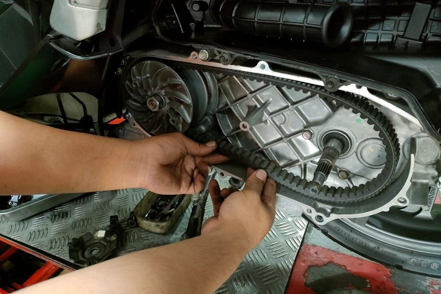 Dampak V-Belt Motor Matic Putus Tiba-Tiba, Bisa Bikin Roda Mengunci!