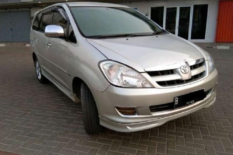 Toyota Innova 2.0 G M/T