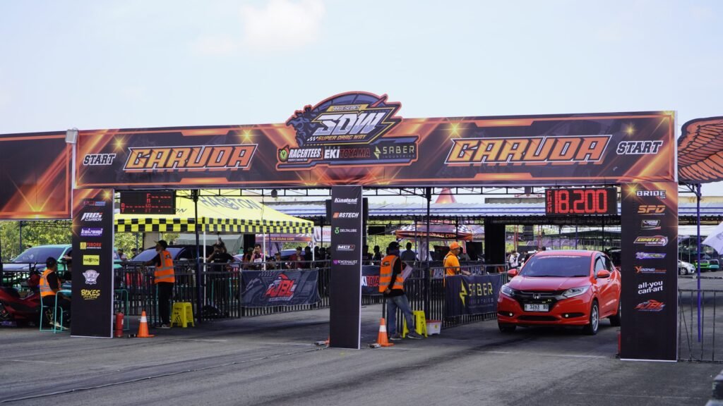 Depok Ramadhan Race 2026 hadir dengan 32 kelas dragbike, dari pemula hingga Superbike. Gaspol di Sirkuit ParangTritis, Minggu 8 Maret 2026, dan rasakan sensasi adu cepat motor.