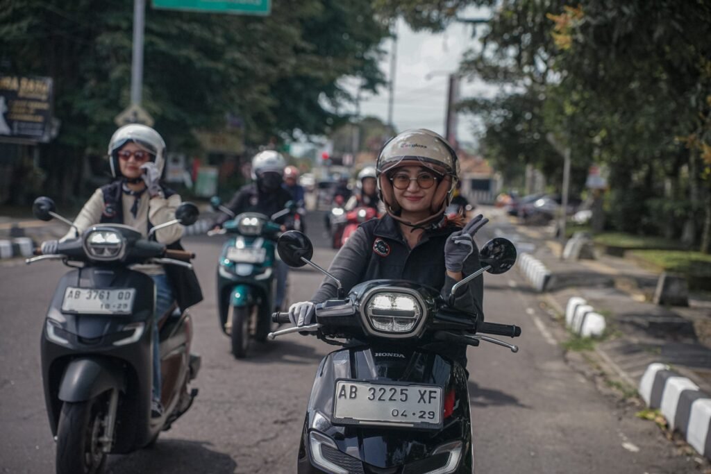 Astra Motor Yogyakarta menggelar Touring Beyond The Road bersama Honda Stylo 160 di Yogyakarta. Kegiatan ini mengajak kreator digital mengeksplorasi wisata lokal sekaligus memperkenalkan warna terbaru skutik premium Honda.