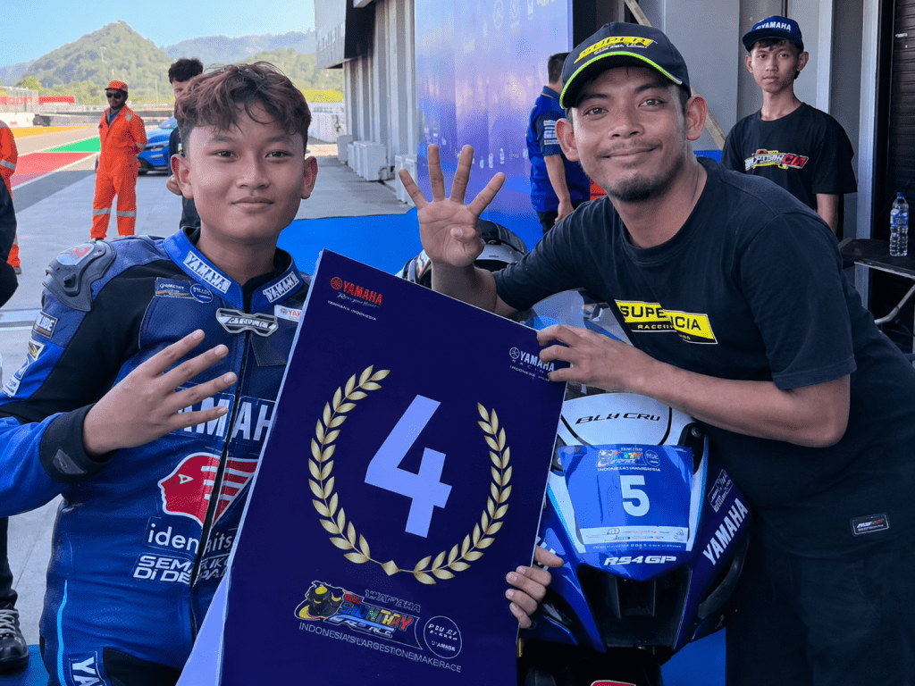 Aqsa-Faeyza-A-Raih-Posisi-Keempat-di-Idemitsu-R15-Junior-Pro-Mandalika-2026-Bersama-The-Stroke-55-1024x768